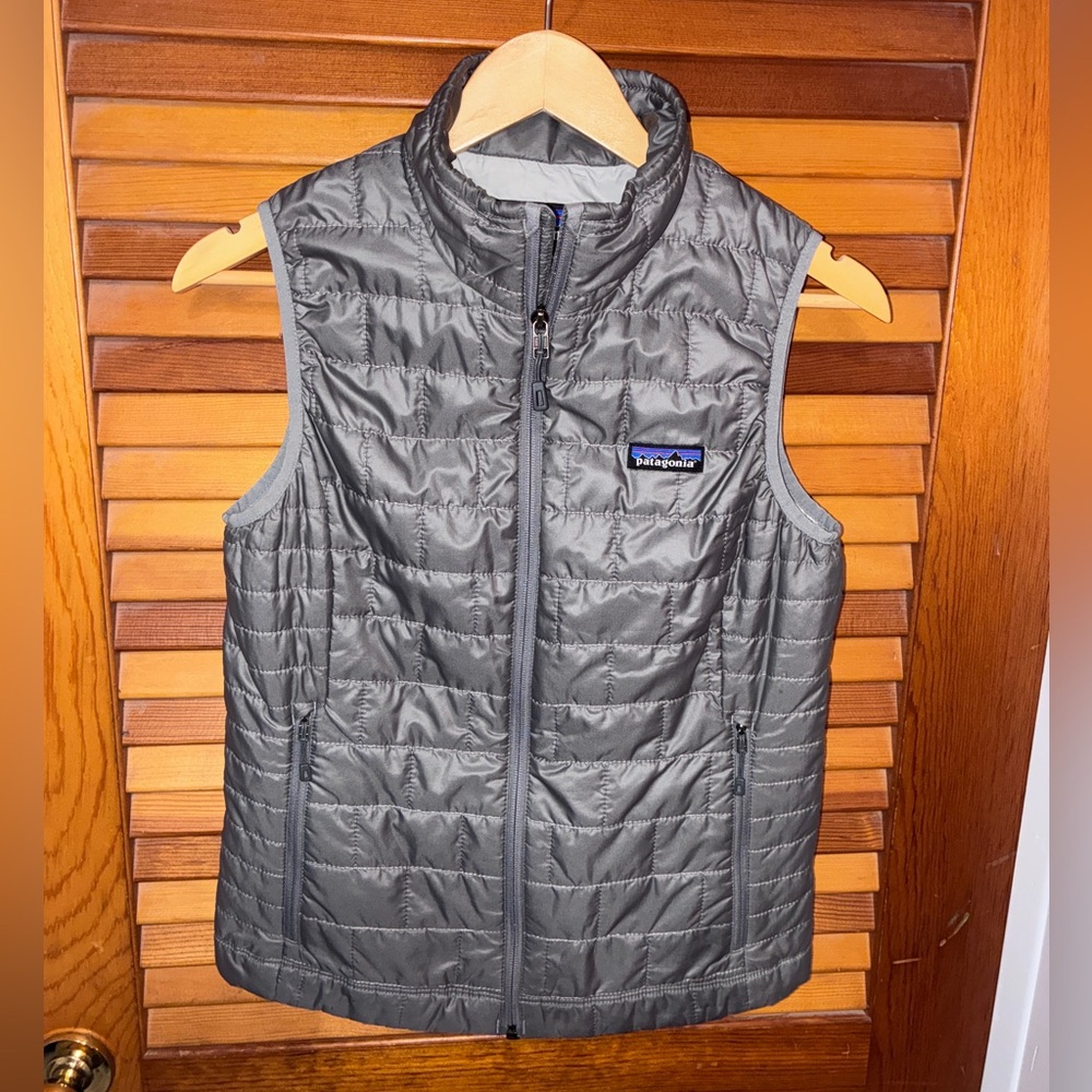 Patagonia Women’s Nano Quilted Zip Puffer Vest in gray - size small